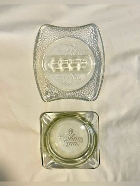 *VINTAGE* (2) HOLIDAY INN Hotel  Glass Ashtrays - Embossed/Pebbled/Hotel Logo
